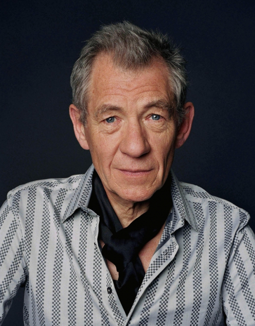 Ian McKellen to return as Gandalf the Grey in The Hobbit Movie Hobbit