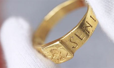 heroïne hardop Verdraaiing Ancient gold ring which may have inspired Tolkien