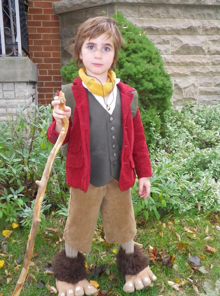 Fan Tammy Wilson's son makes a wonderful Bilbo, complete with walking stick and hairy hobbit feet!